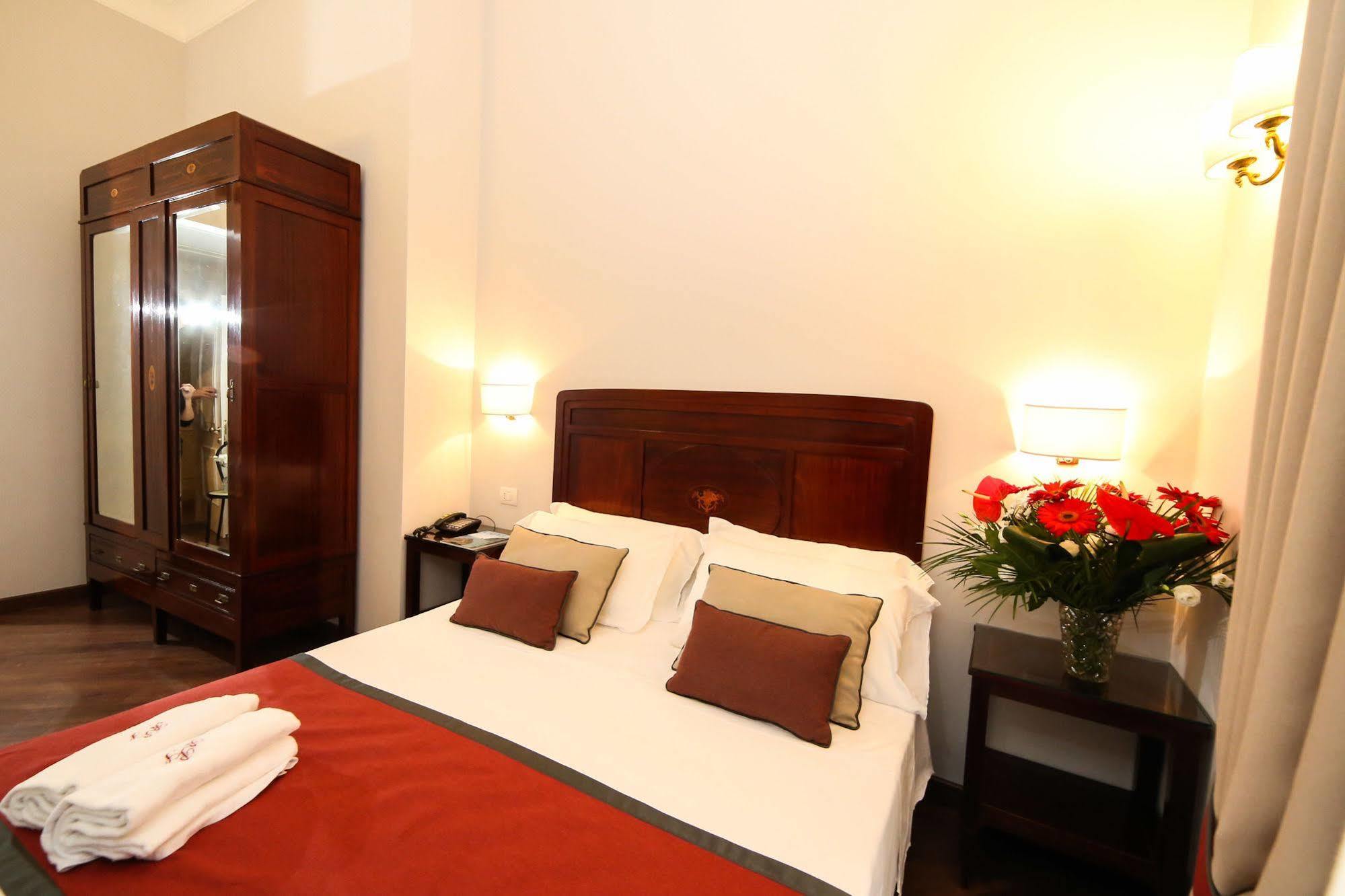 Palazzo Riario Sforza Hotel Napoli Ngoại thất bức ảnh