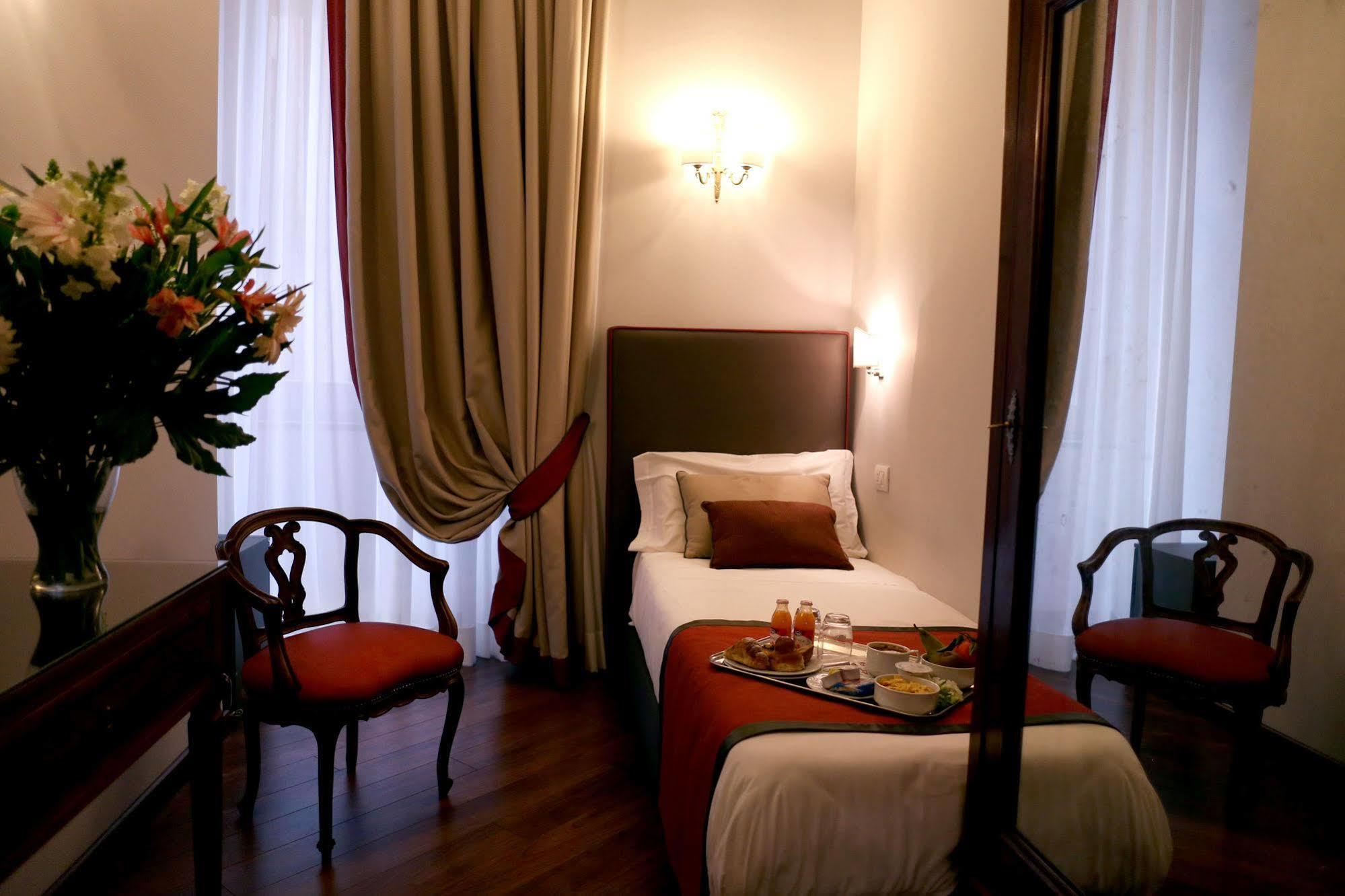 Palazzo Riario Sforza Hotel Napoli Ngoại thất bức ảnh